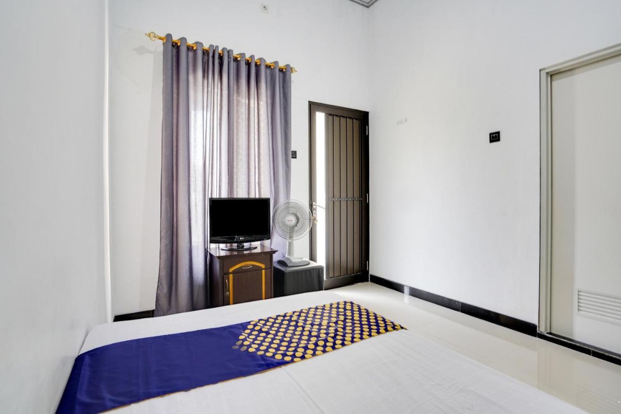 Spot On 91745 Rumah Kost Gresik Syariah Exterior foto