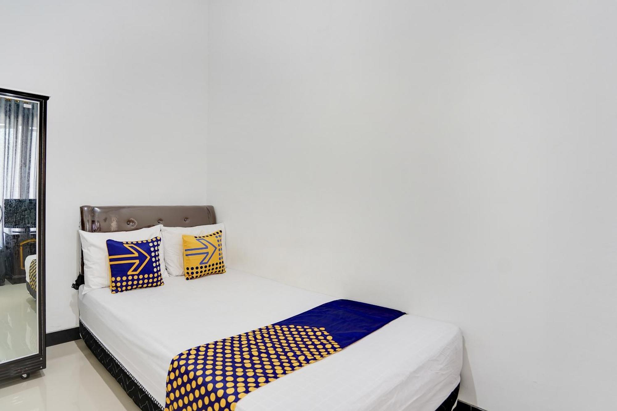 Spot On 91745 Rumah Kost Gresik Syariah Exterior foto