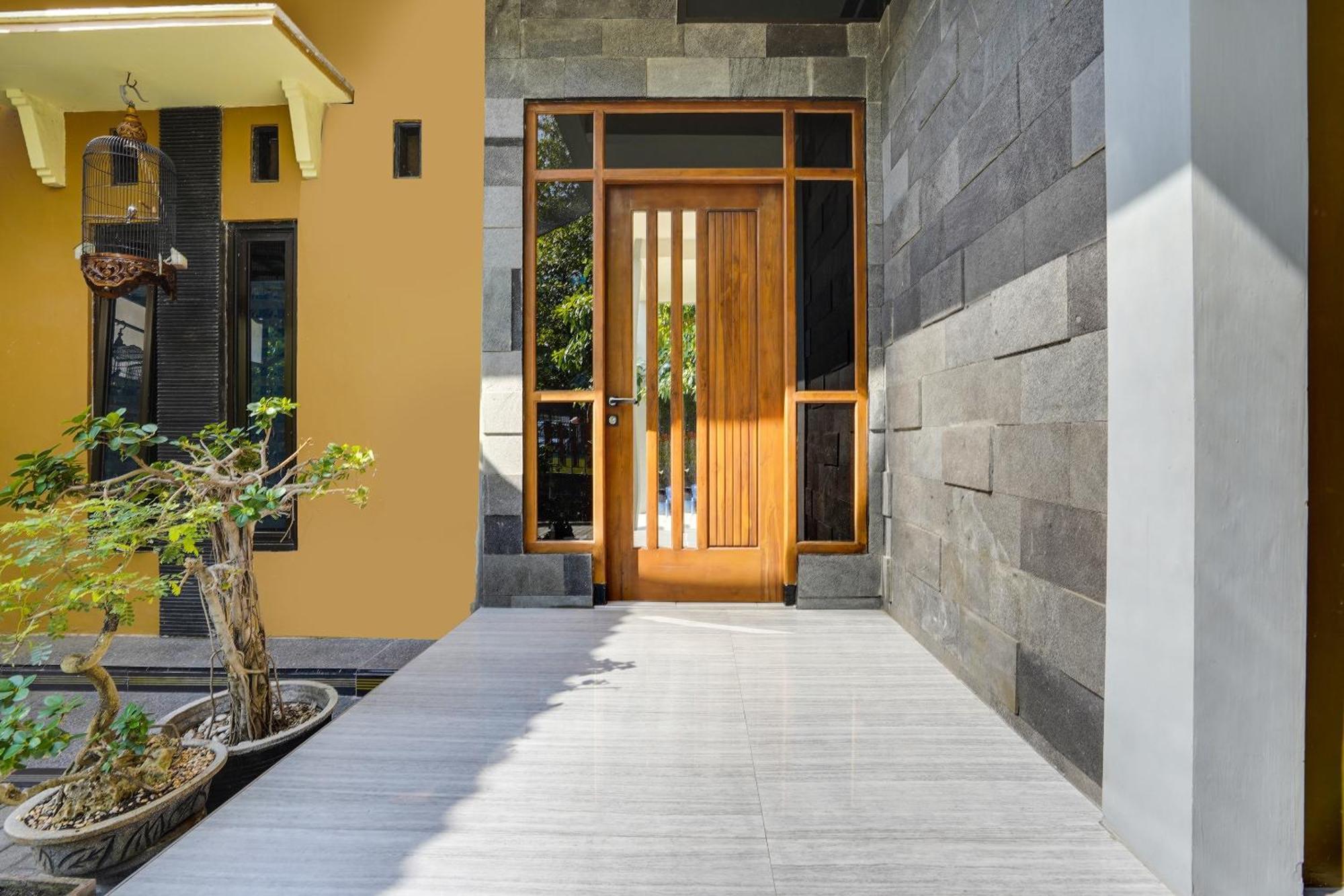 Spot On 91745 Rumah Kost Gresik Syariah Exterior foto